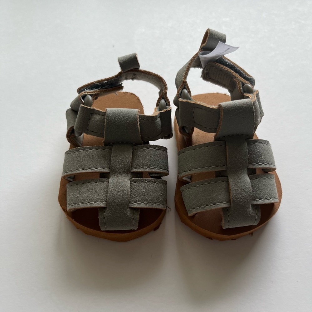 OshKosh newborn olive sandels